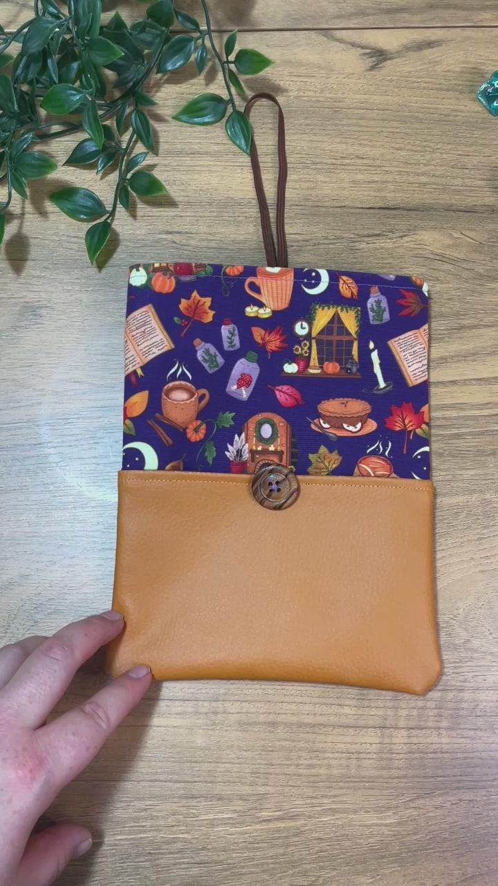 Autumn Cosiness Book Sleeve